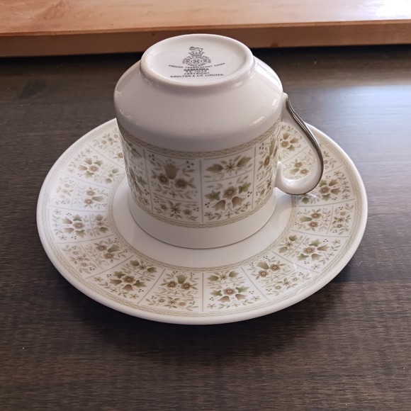 Vintage Royal Doulton Fine Bone China Samarra Flat Cup and Saucer Set - Picture 2 of 9